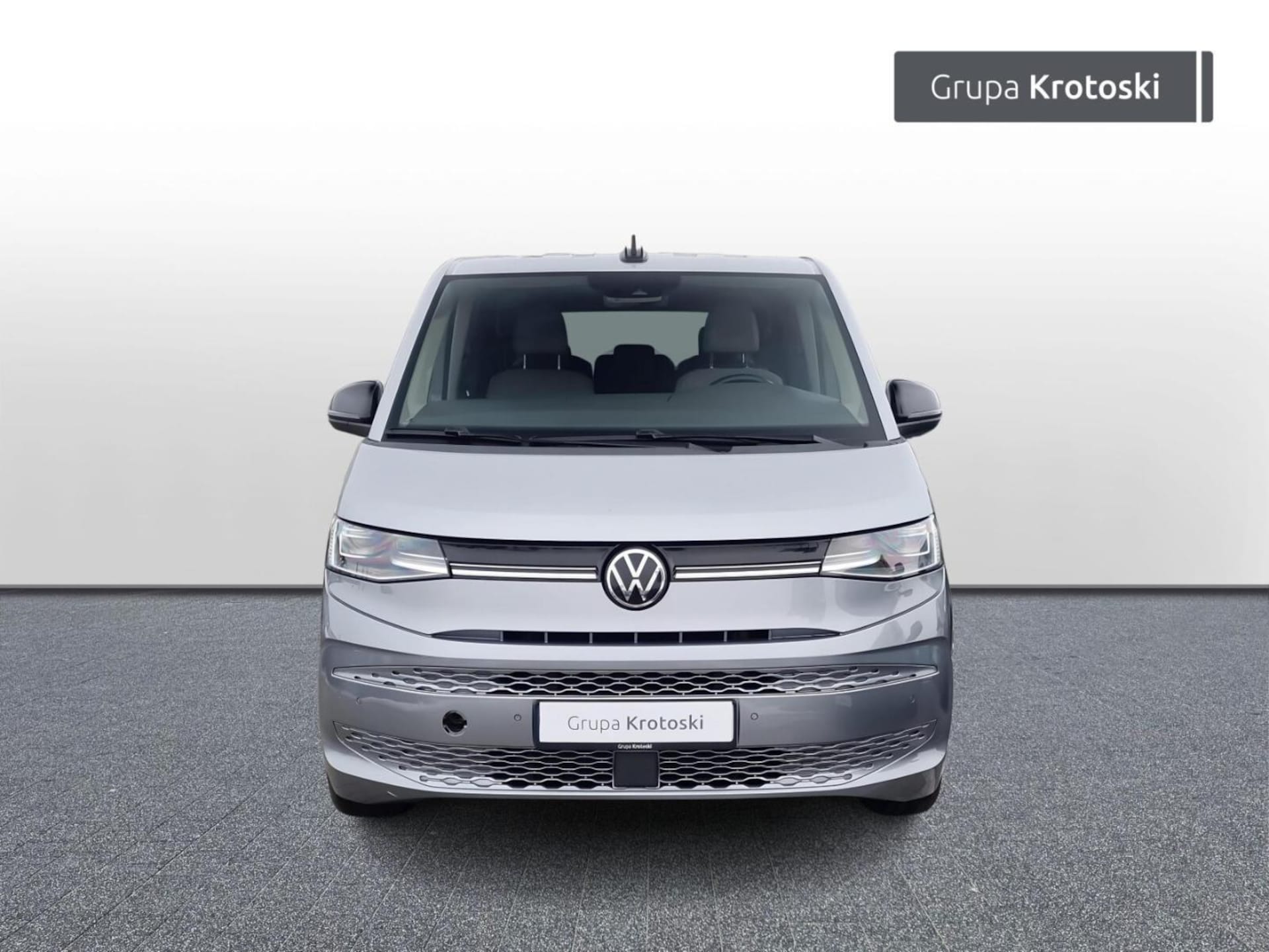 Volkswagen Multivan długi rozstaw osi Life