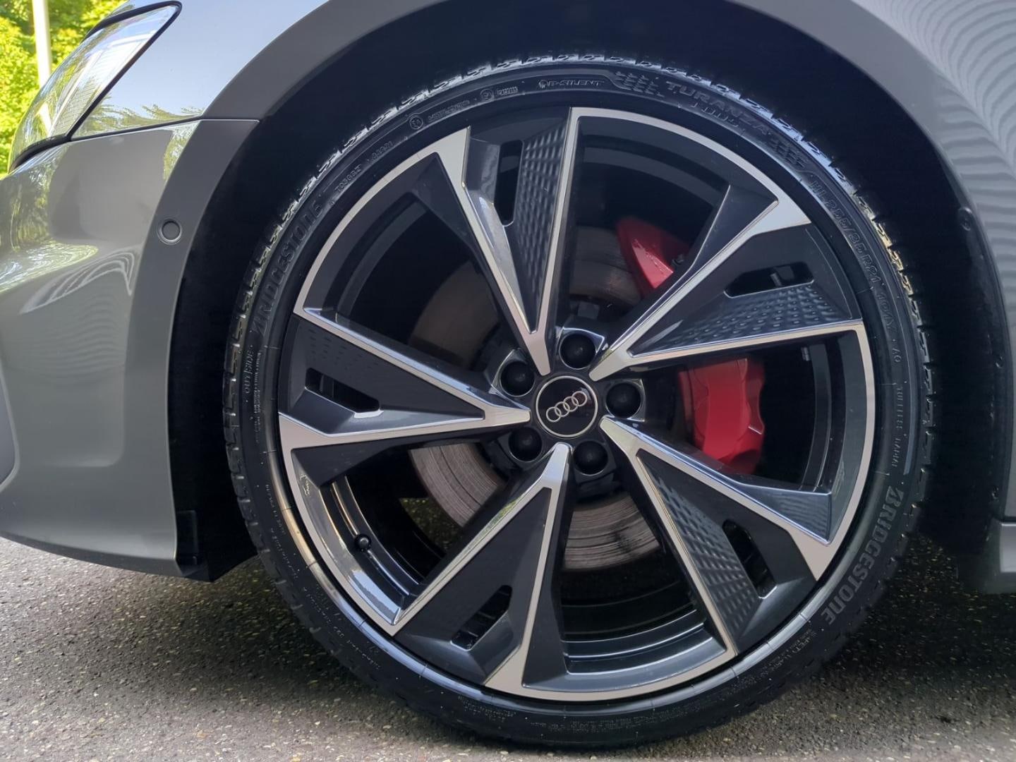 Bild über Audi A6 Avant TFSI e S line 55 TFSI e quattro S tronic - für weitere Informationen kontaktieren Sie den Audi Partner