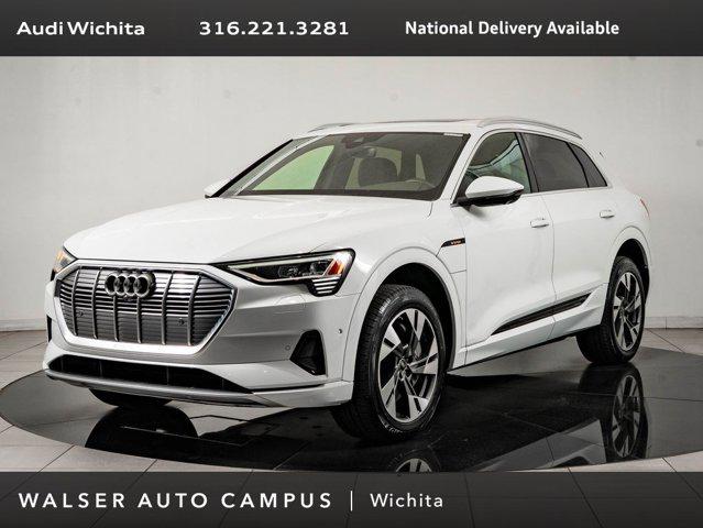 2022 Audi e-tron 95 kWh Premium Plus quattro's photo