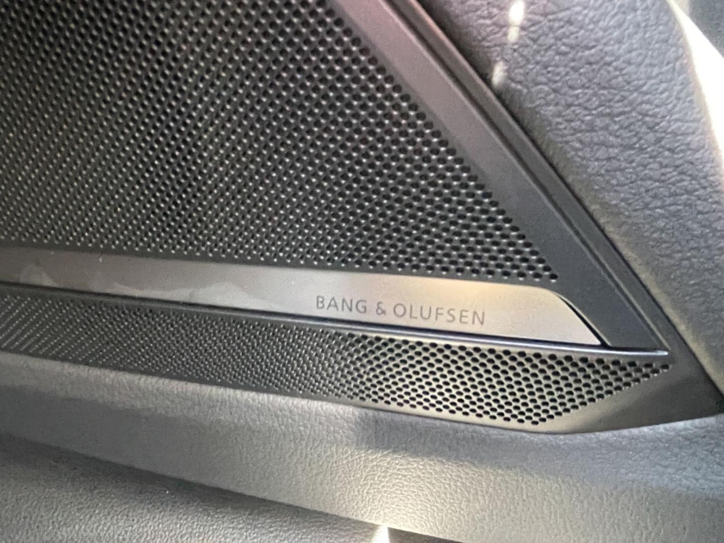 Bild über Audi RS 6 Avant TFSI quattro tiptronic - für weitere Informationen kontaktieren Sie den Audi Partner