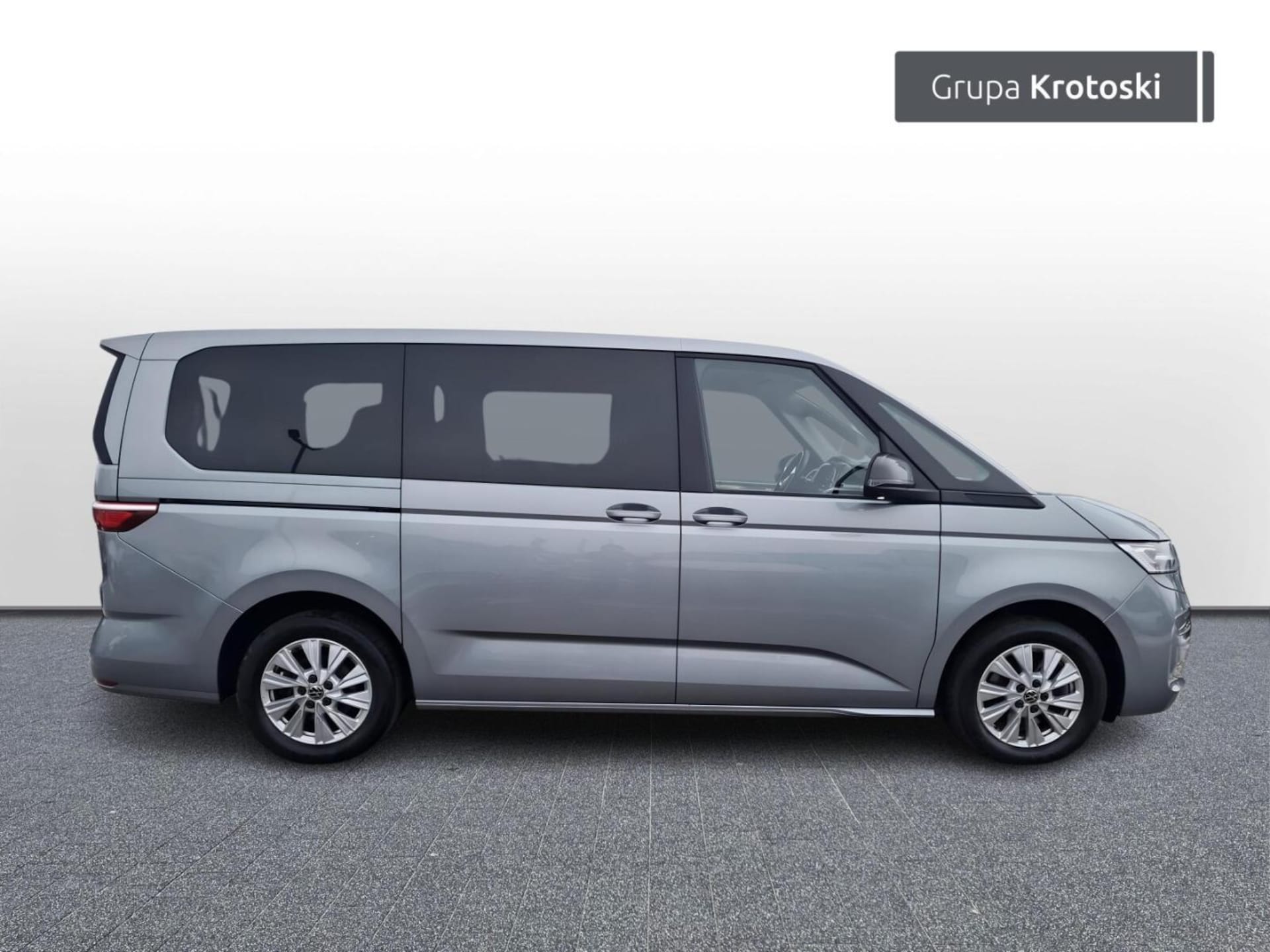 Volkswagen Multivan długi rozstaw osi Life