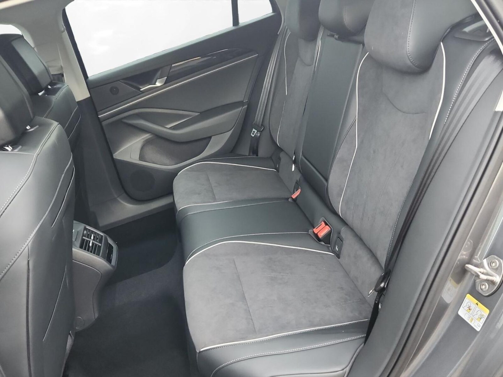 Volkswagen Passat – Bild 12