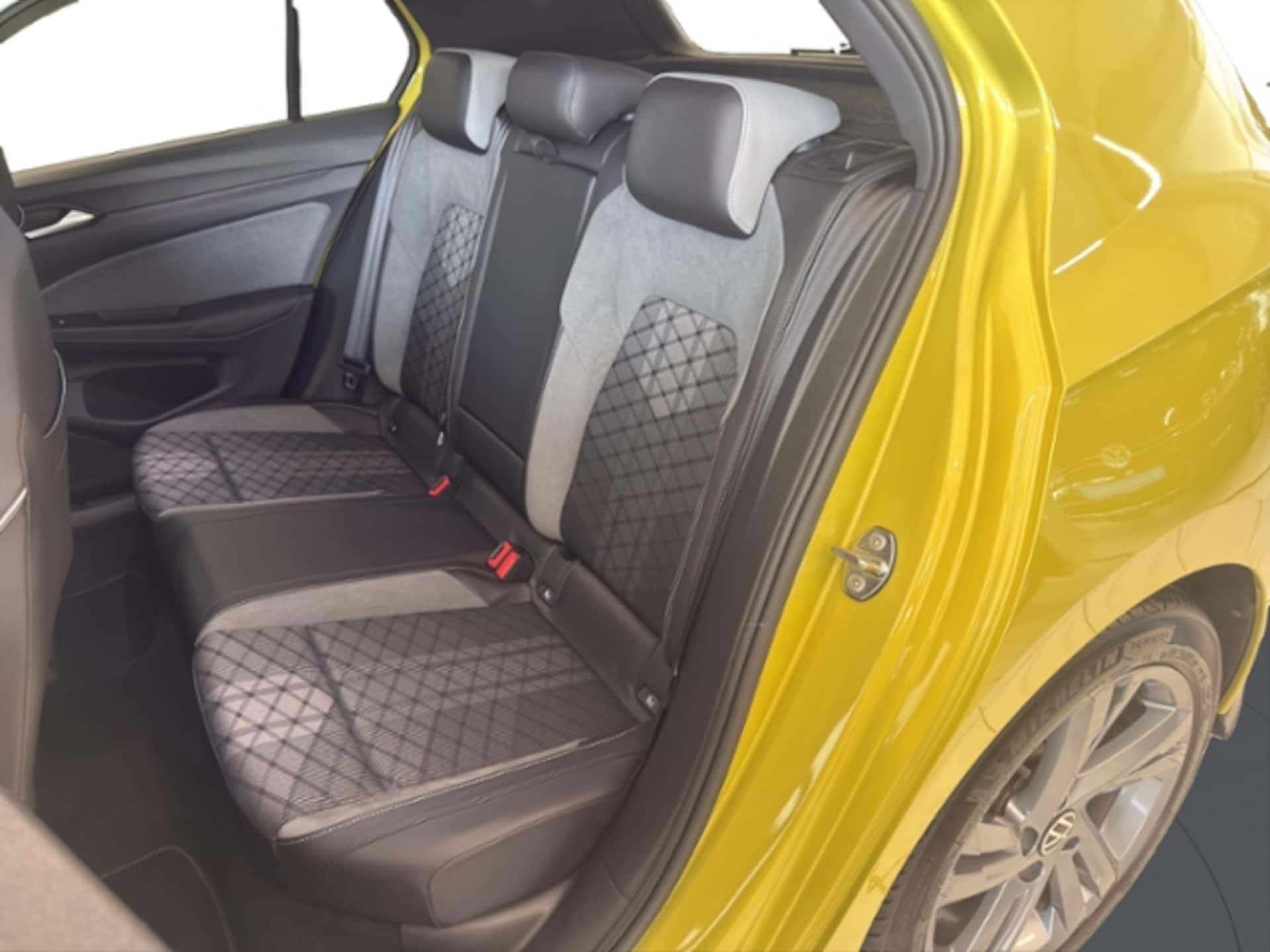 Volkswagen Golf R-Line