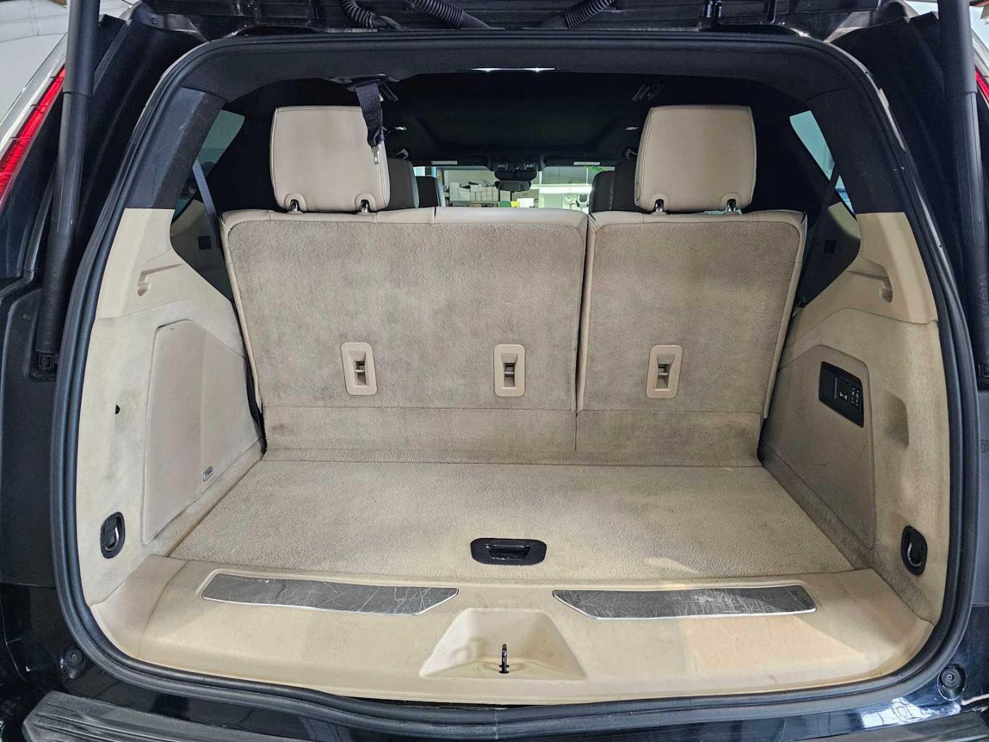 2023 Cadillac Escalade Premium Luxury - Photo 17