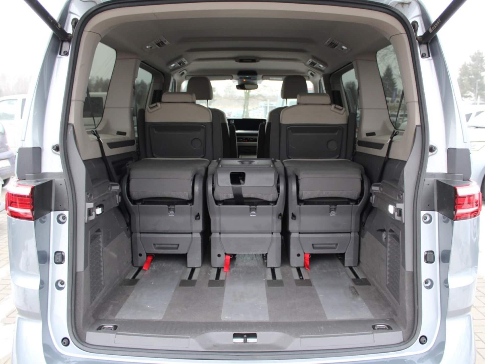 Volkswagen Multivan długi rozstaw osi Life