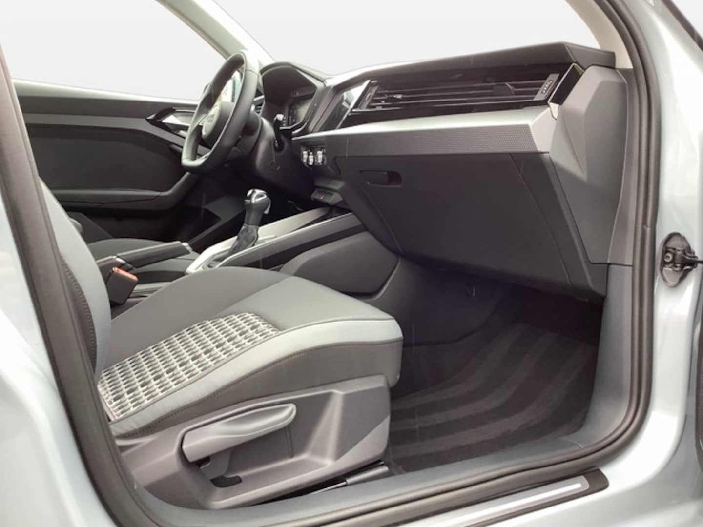 Bild über Audi A1 Sportback advanced 30 TFSI S tronic - für weitere Informationen kontaktieren Sie den Audi Partner