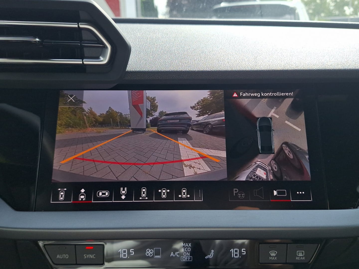 Bild über Audi A3 Limousine TFSI 85 kW S tronic - für weitere Informationen kontaktieren Sie den Audi Partner
