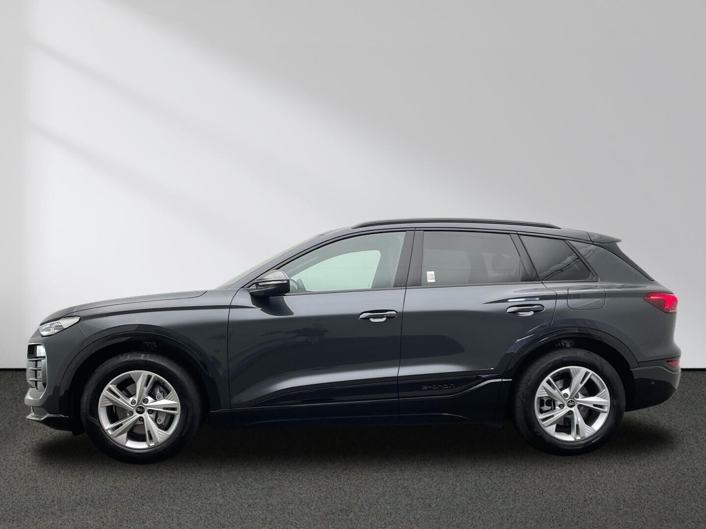 Image about Audi Q6 SUV e-tron e-tron performance