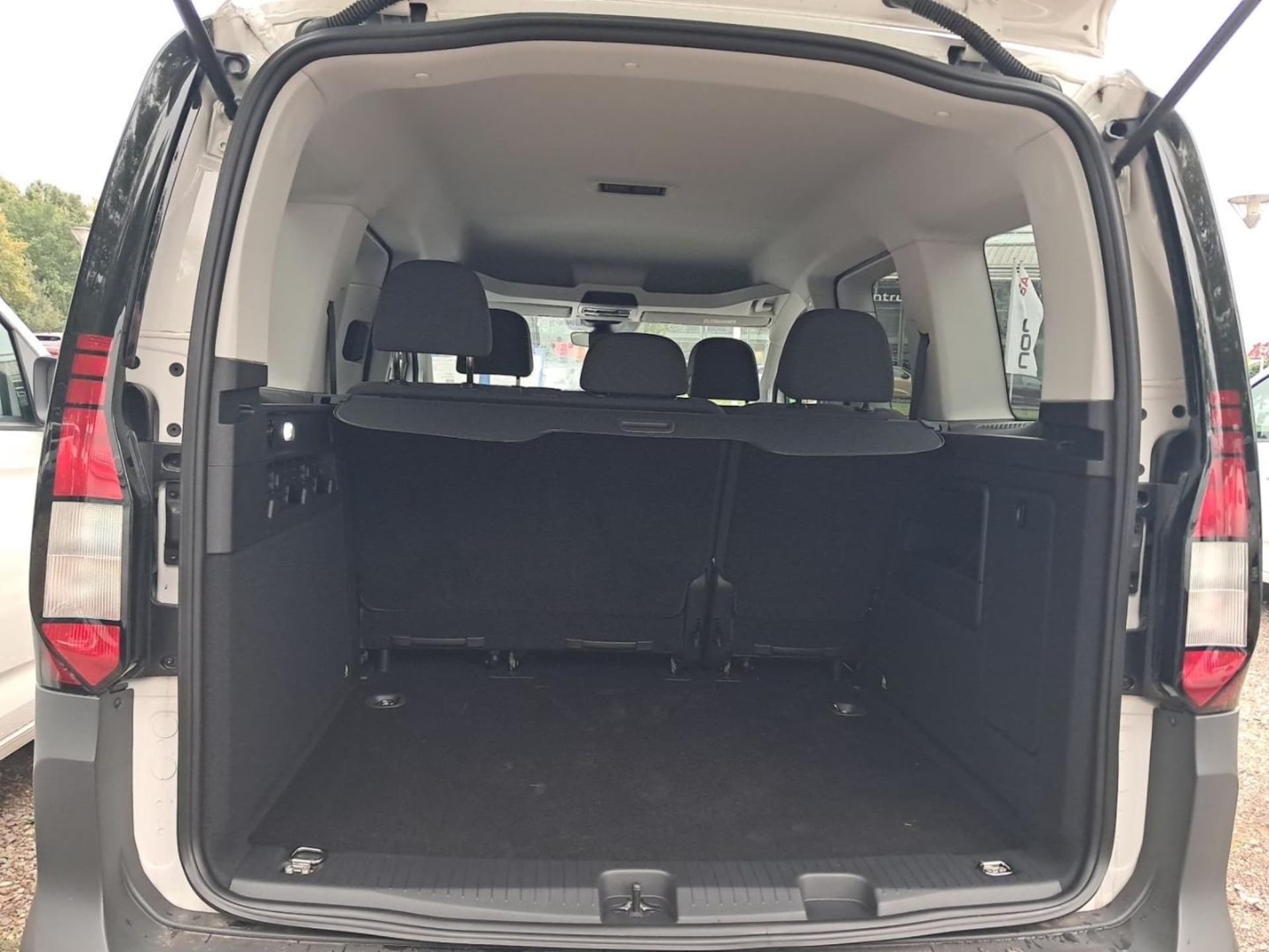 Volkswagen Caddy Basis-Modell