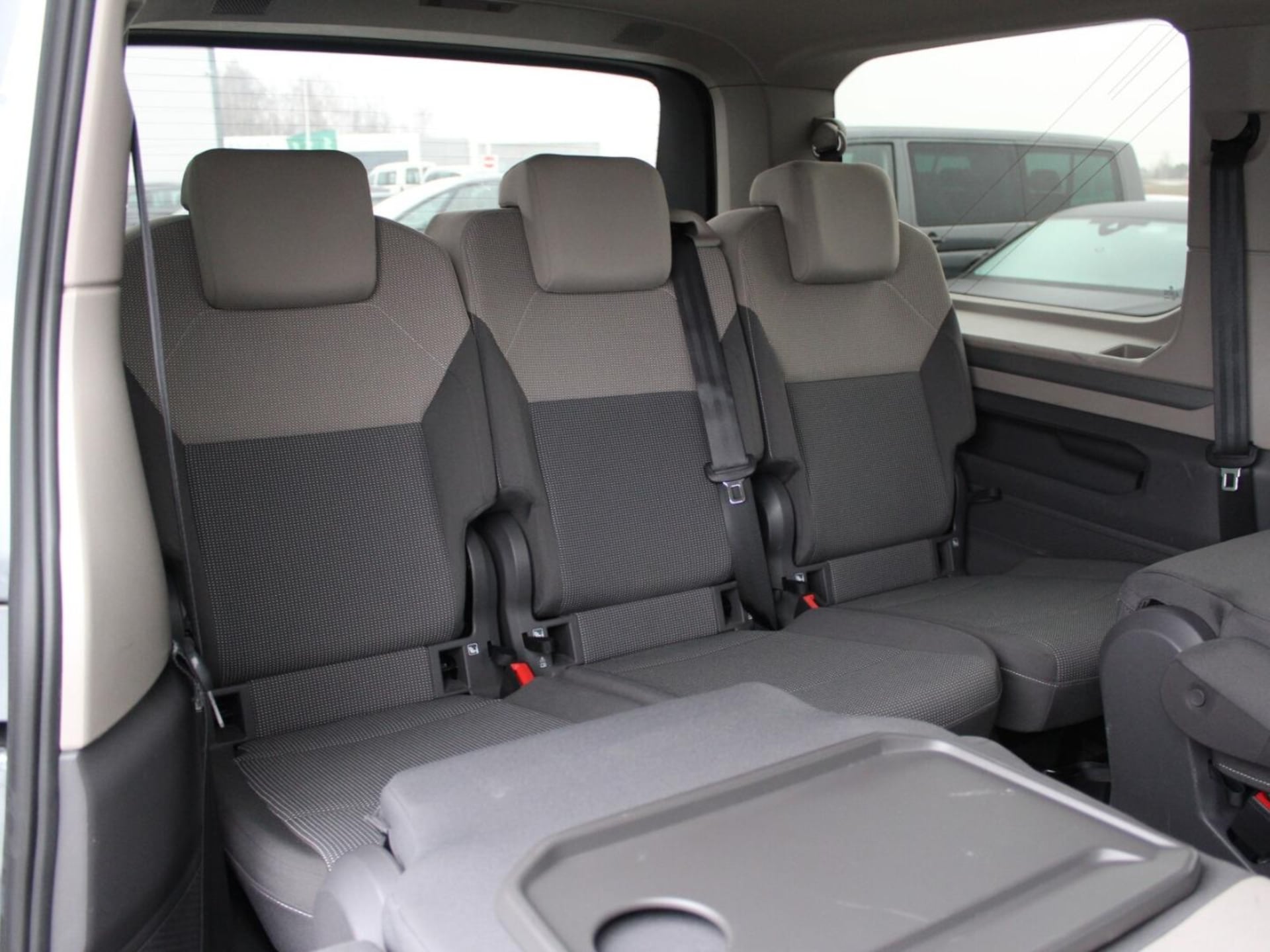 Volkswagen Multivan długi rozstaw osi Life