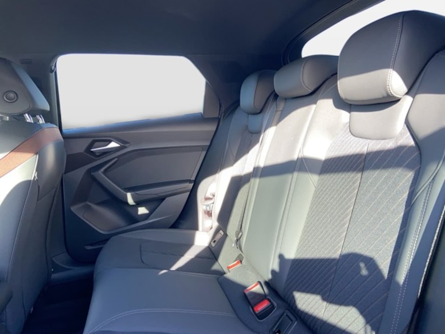 Bild über Audi A1 Sportback S line 35 TFSI S tronic - für weitere Informationen kontaktieren Sie den Audi Partner