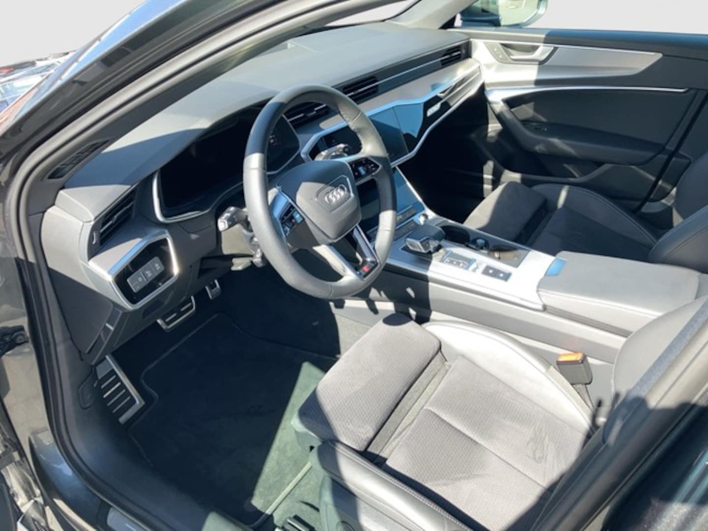 Bild über Audi A6 Avant S line 40 TDI quattro S tronic - für weitere Informationen kontaktieren Sie den Audi Partner