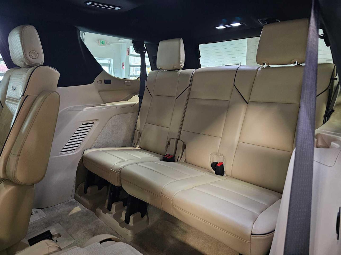 2023 Cadillac Escalade Premium Luxury - Photo 20