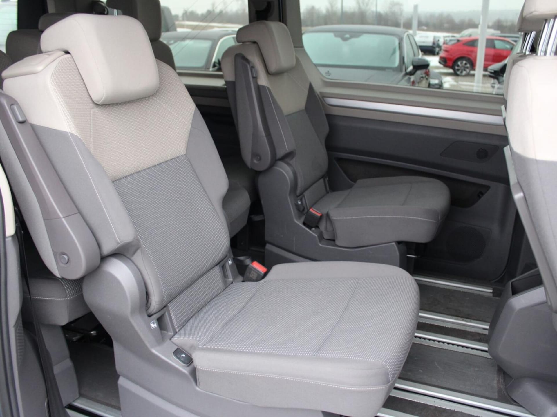 Volkswagen Multivan długi rozstaw osi Life