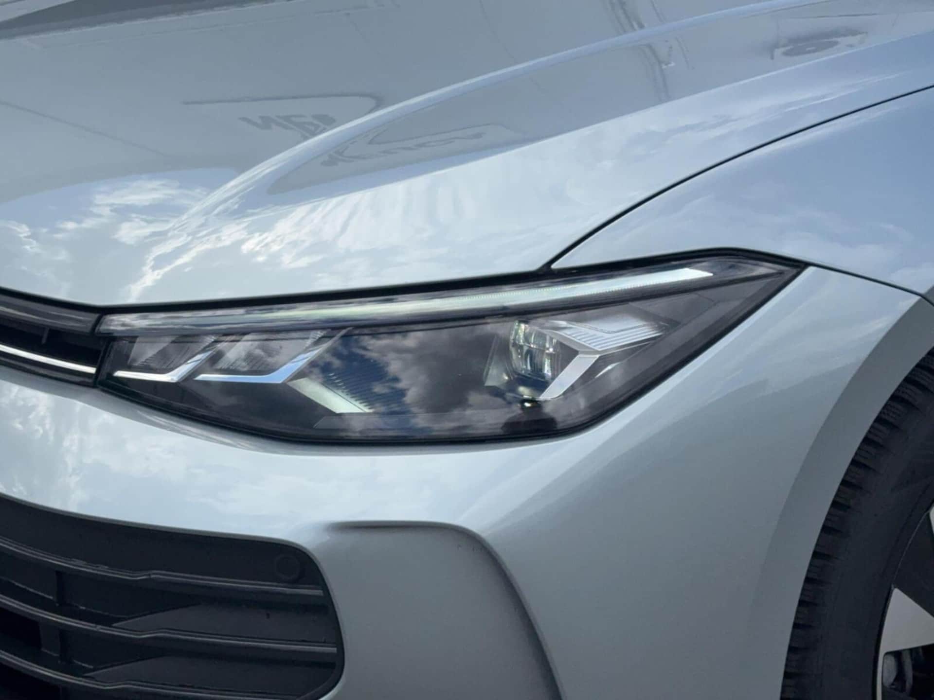 Volkswagen Passat Model bazowy
