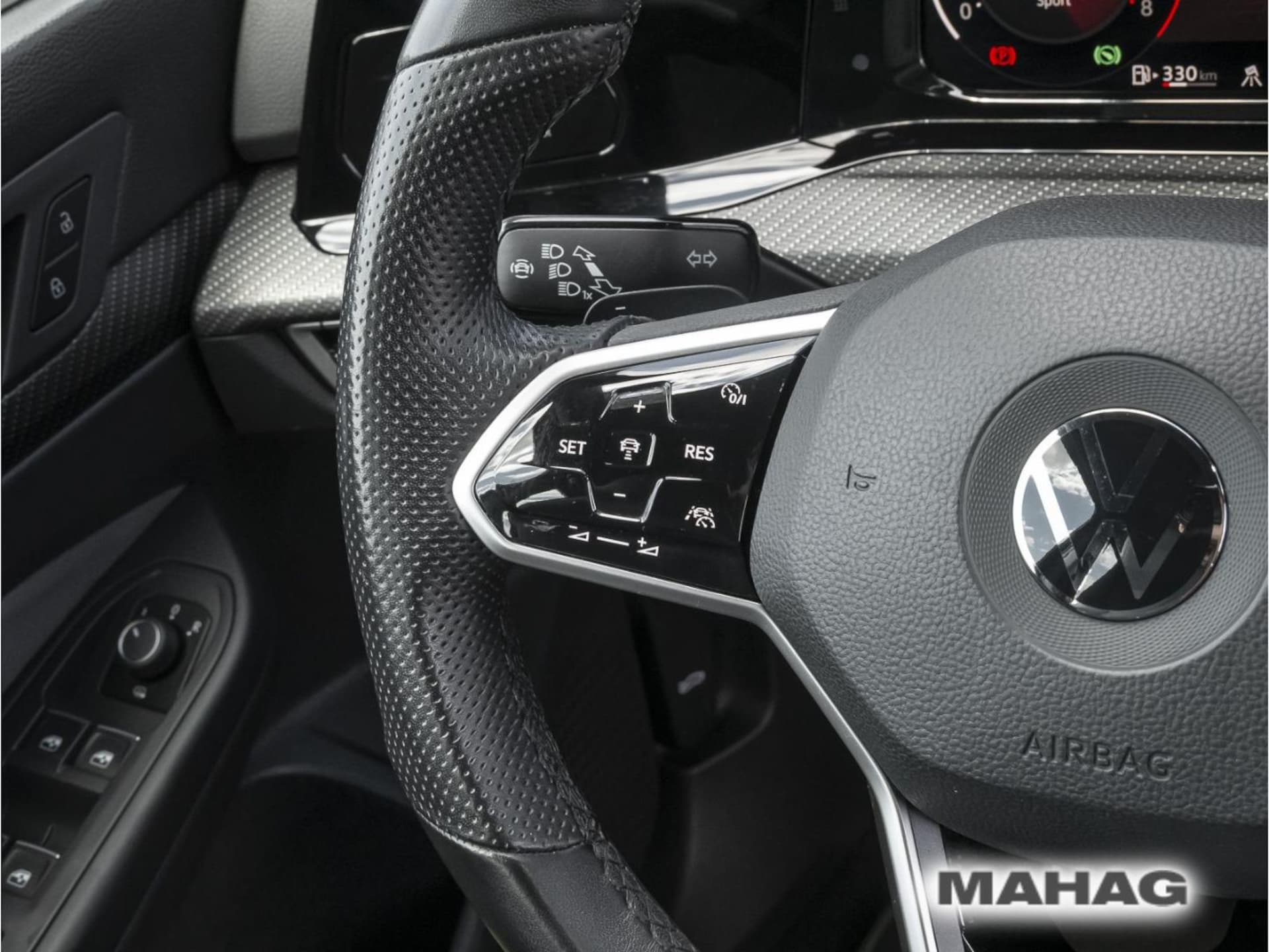 Volkswagen Golf R-Line