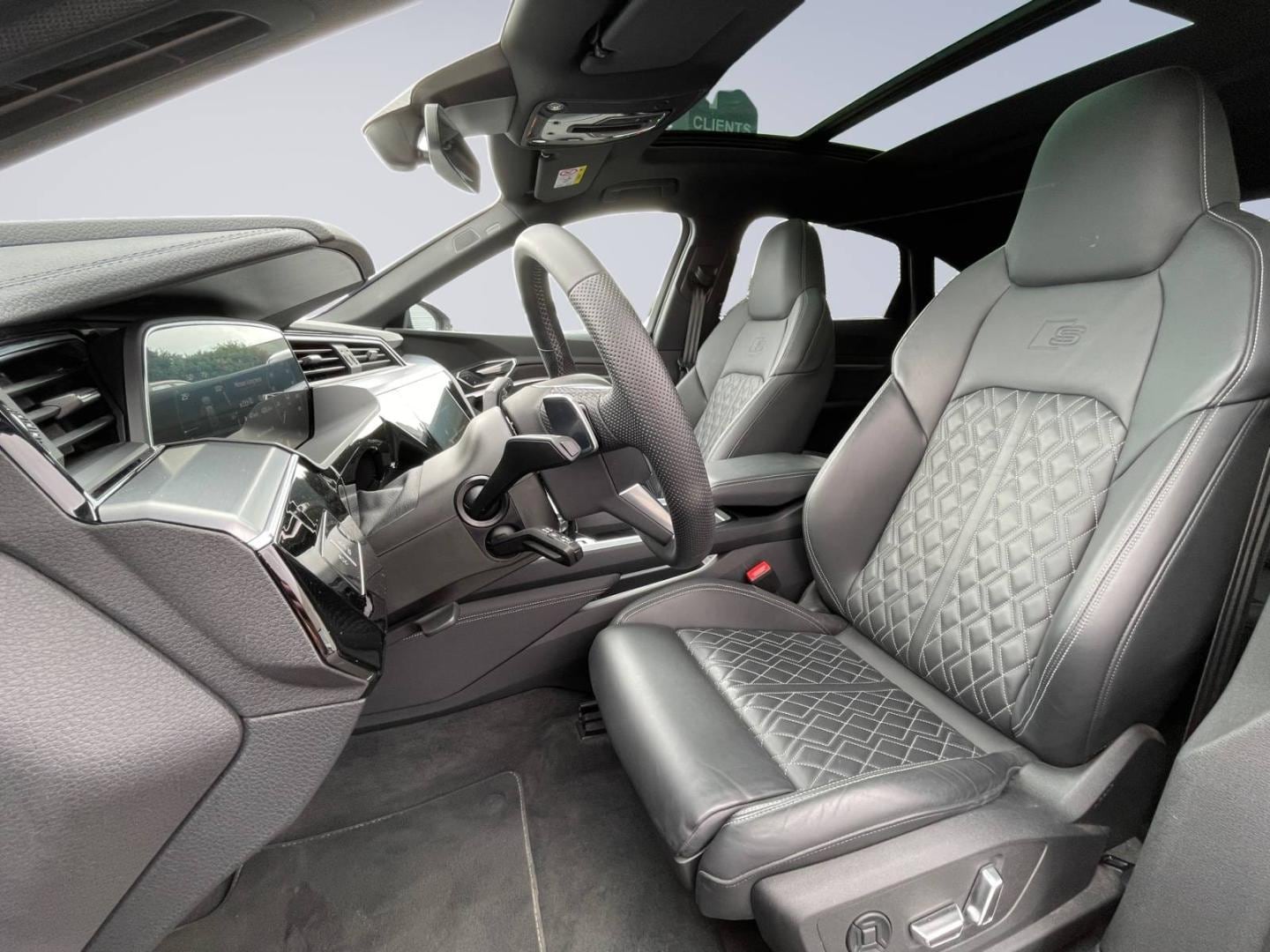 Image about Audi Q8 Sportback e-tron S line 55 e-tron quattro 300,00 kW