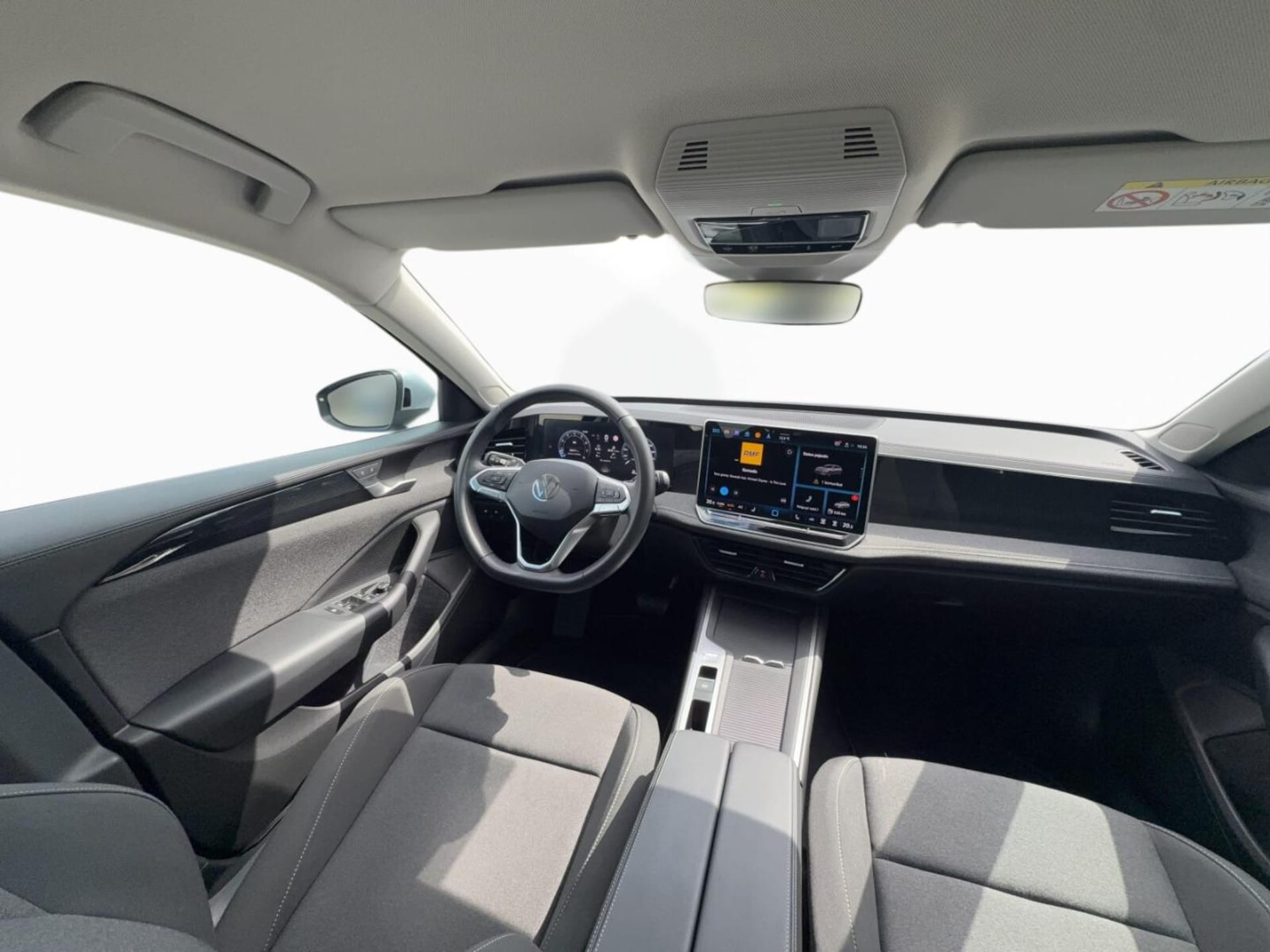 Volkswagen Passat Model bazowy