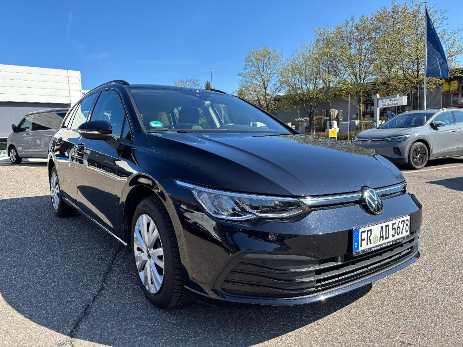 Volkswagen Golf Variant Life