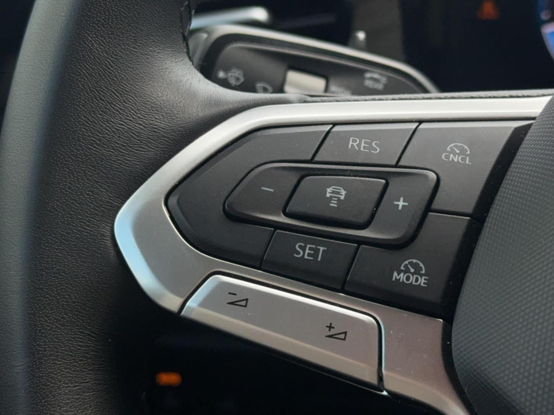 Volkswagen Passat Model bazowy