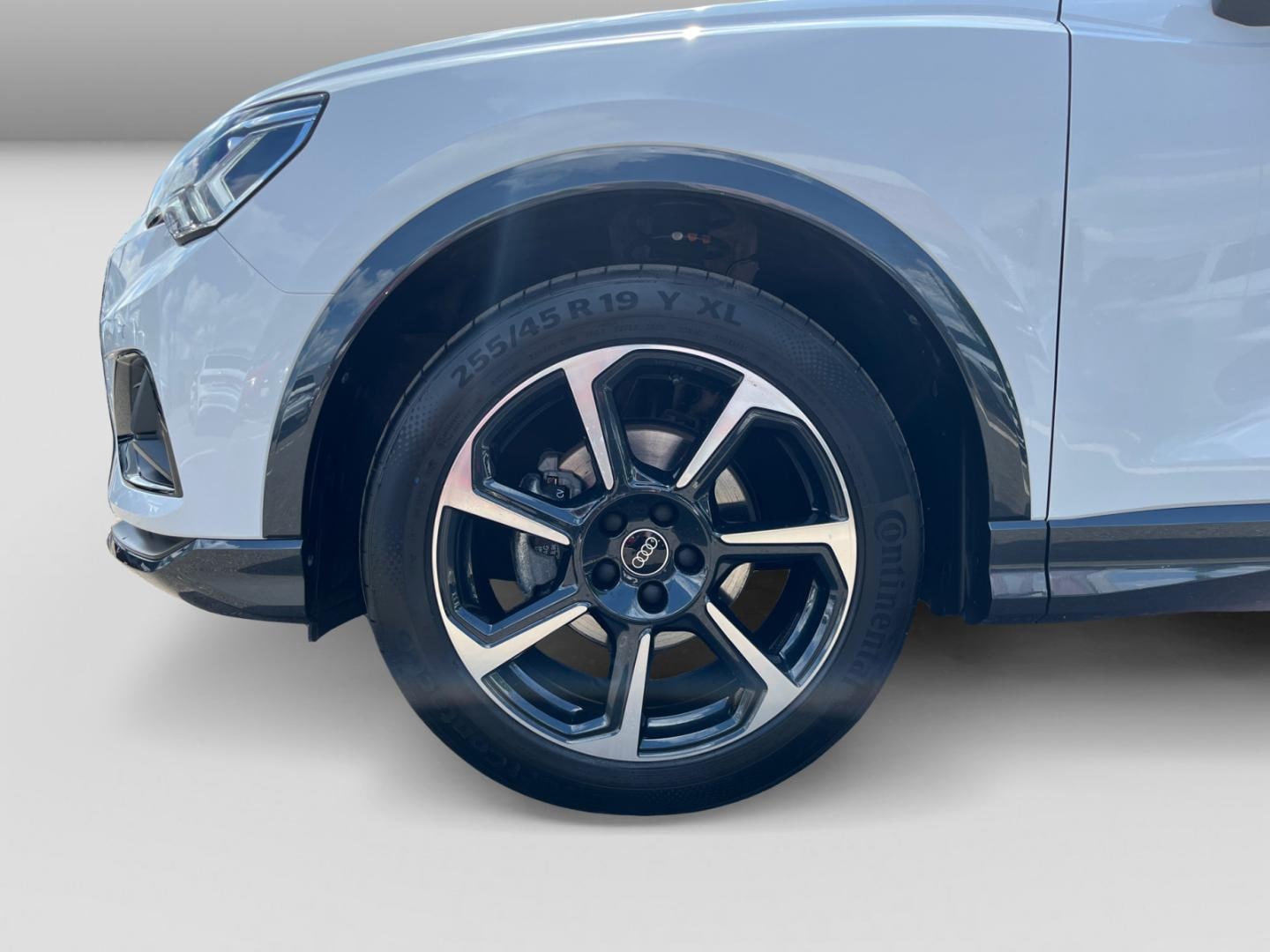 Bild über Audi Q3 advanced 35 TFSI S tronic - für weitere Informationen kontaktieren Sie den Audi Partner