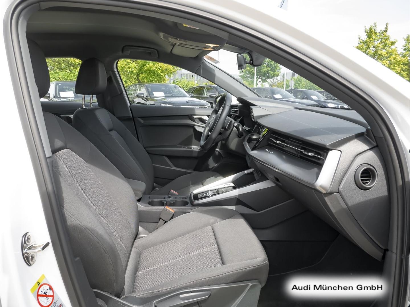 Bild über Audi A3 Sportback advanced 30 TFSI S tronic - für weitere Informationen kontaktieren Sie den Audi Partner