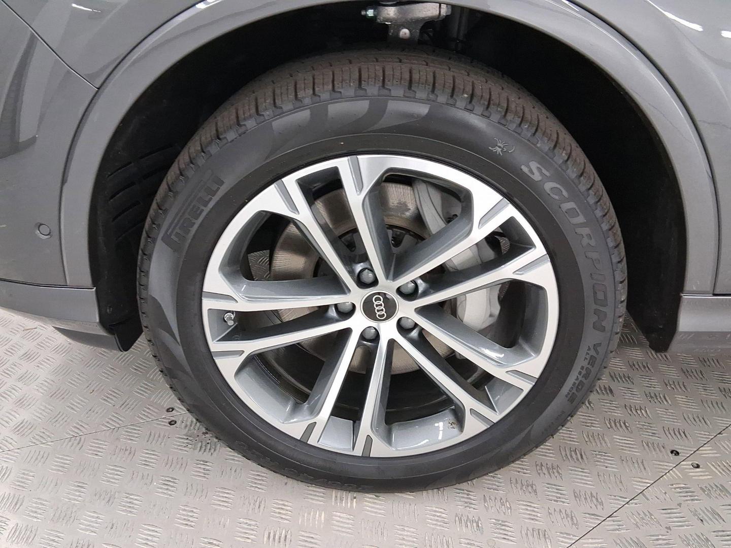 2026 Audi Q7 Premium - Photo 11