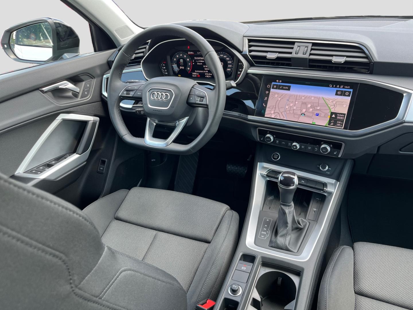 Bild über Audi Q3 advanced 35 TFSI S tronic - für weitere Informationen kontaktieren Sie den Audi Partner