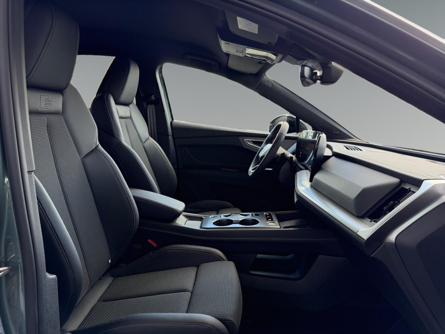 Bild über Audi Q4 Sportback e-tron e-tron quattro 220 kW - für weitere Informationen kontaktieren Sie den Audi Partner