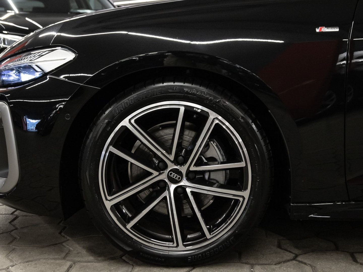 Bild über Audi A5 Avant TFSI quattro S tronic - für weitere Informationen kontaktieren Sie den Audi Partner