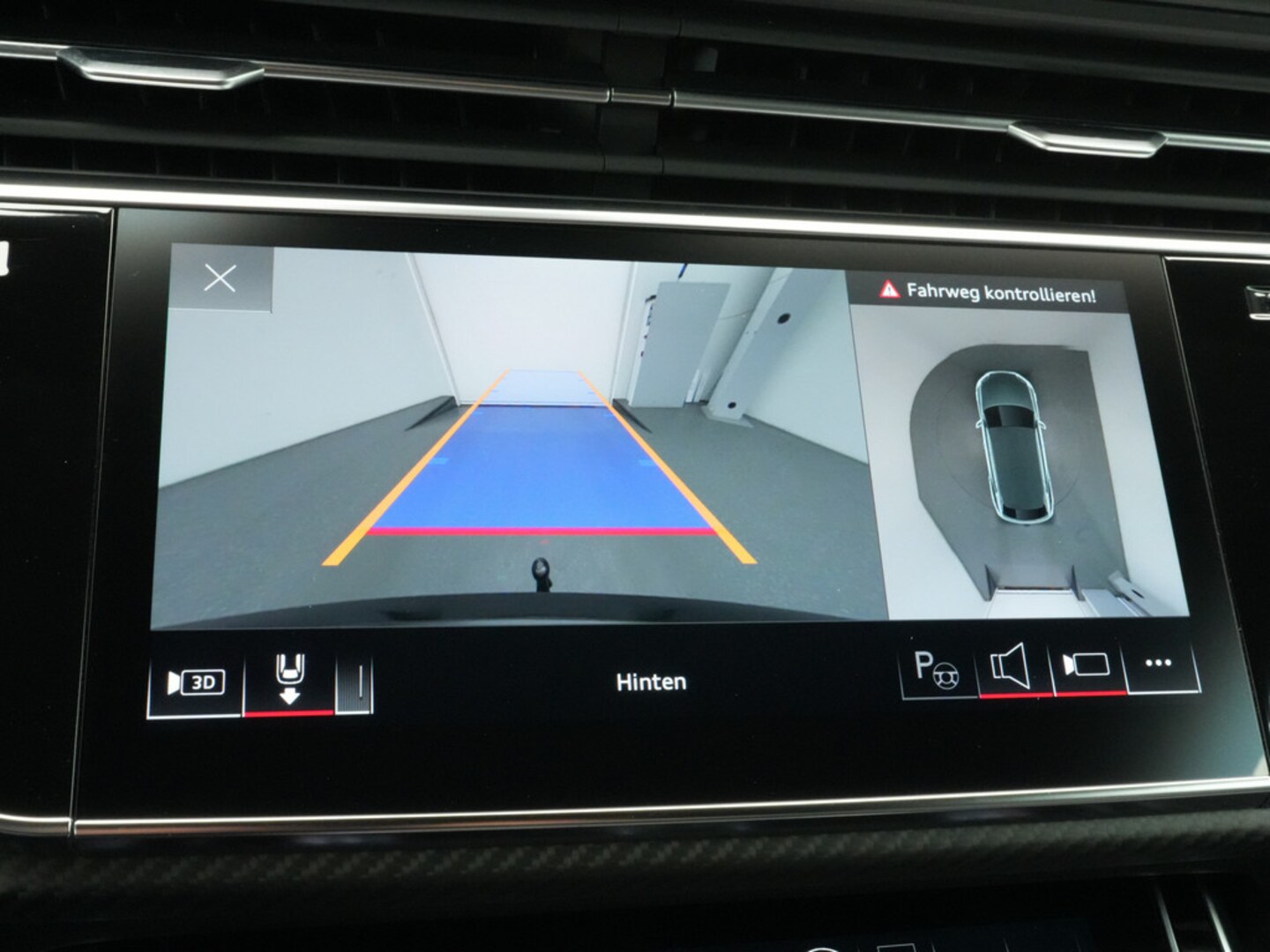 Bild über Audi RS Q8 TFSI quattro tiptronic - für weitere Informationen kontaktieren Sie den Audi Partner