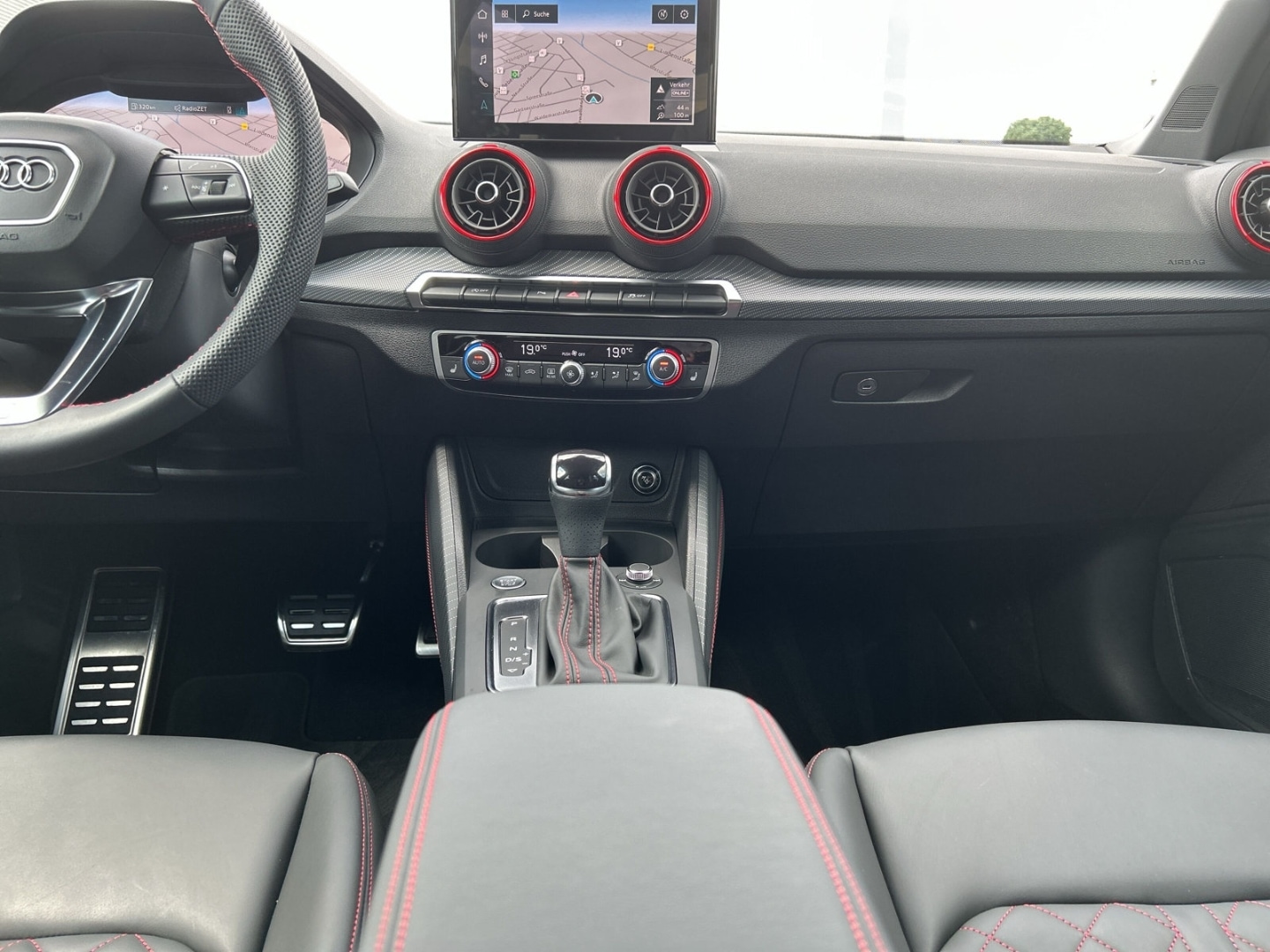 Bild über Audi Q2 S line 35 TFSI S tronic - für weitere Informationen kontaktieren Sie den Audi Partner