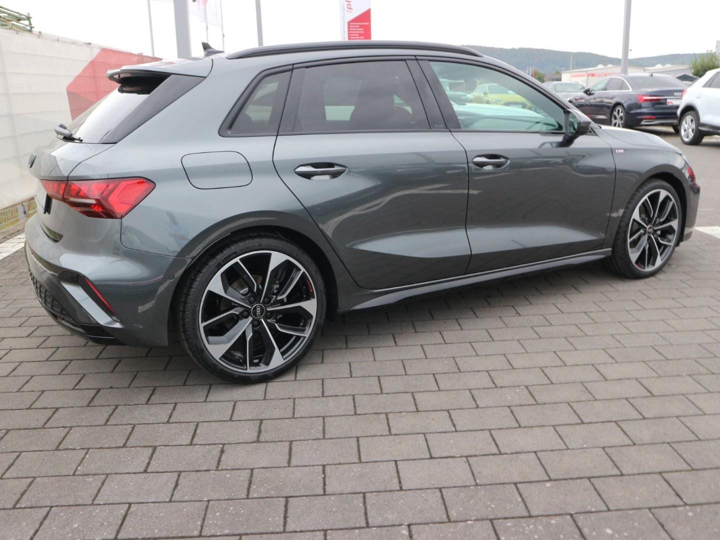 Bild über Audi A3 Sportback TFSI 110 kW S tronic - für weitere Informationen kontaktieren Sie den Audi Partner