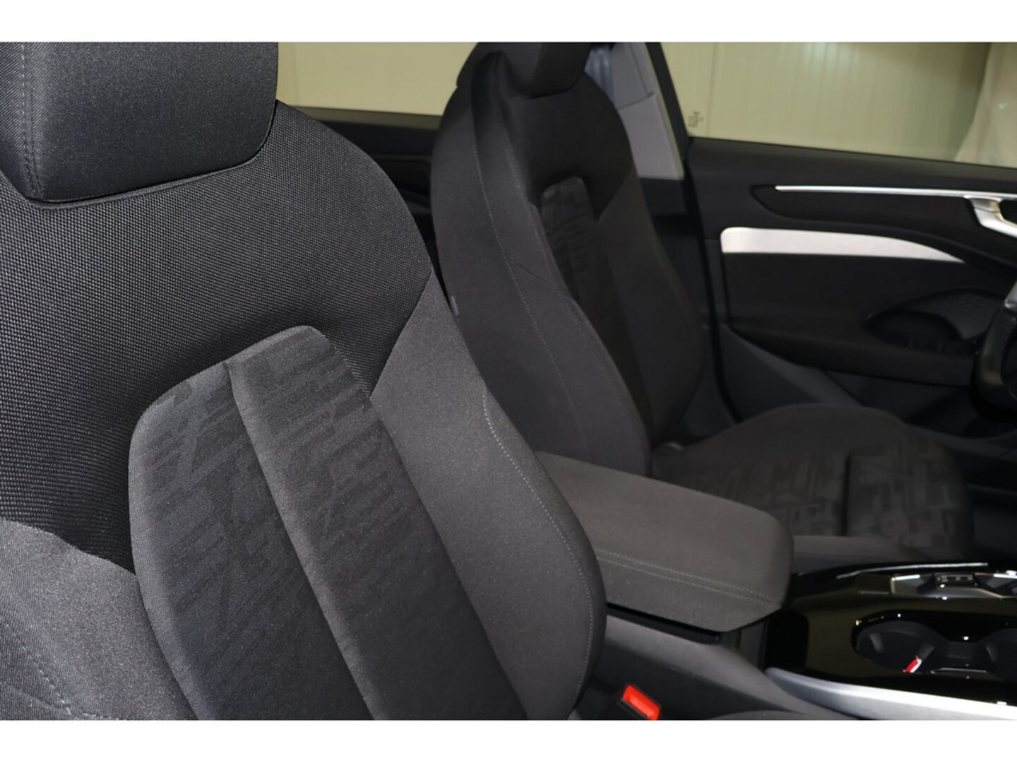 Bild über Audi A6 Avant TDI quattro 150 kW S tronic - für weitere Informationen kontaktieren Sie den Audi Partner