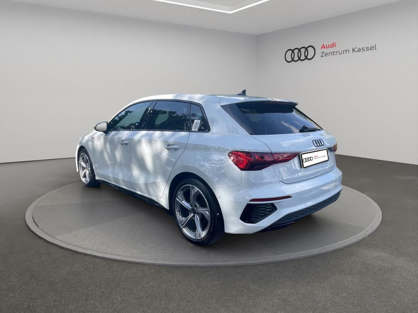 Bild über Audi A3 Sportback S line 30 TFSI S tronic - für weitere Informationen kontaktieren Sie den Audi Partner