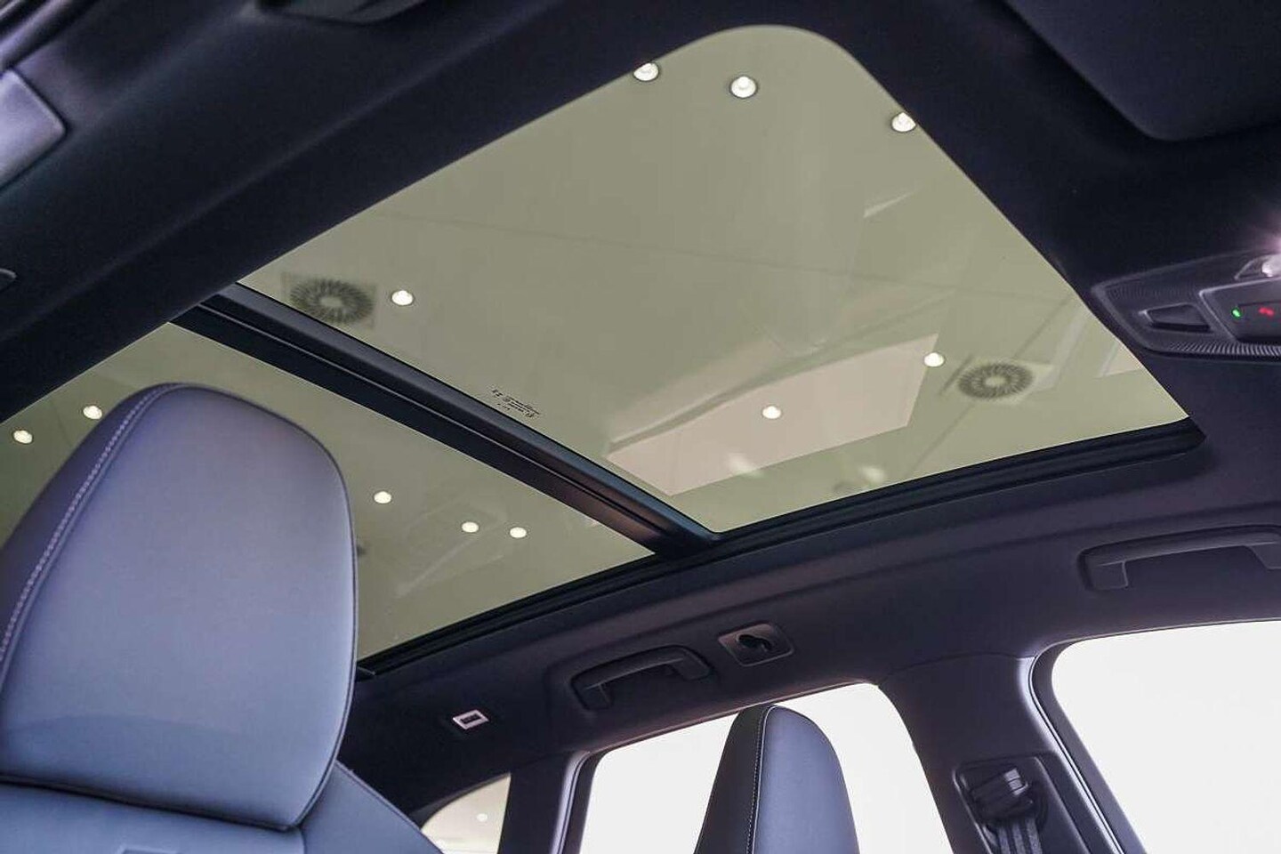 Image about Audi Q5 SUV e-hybrid quattro S tronic