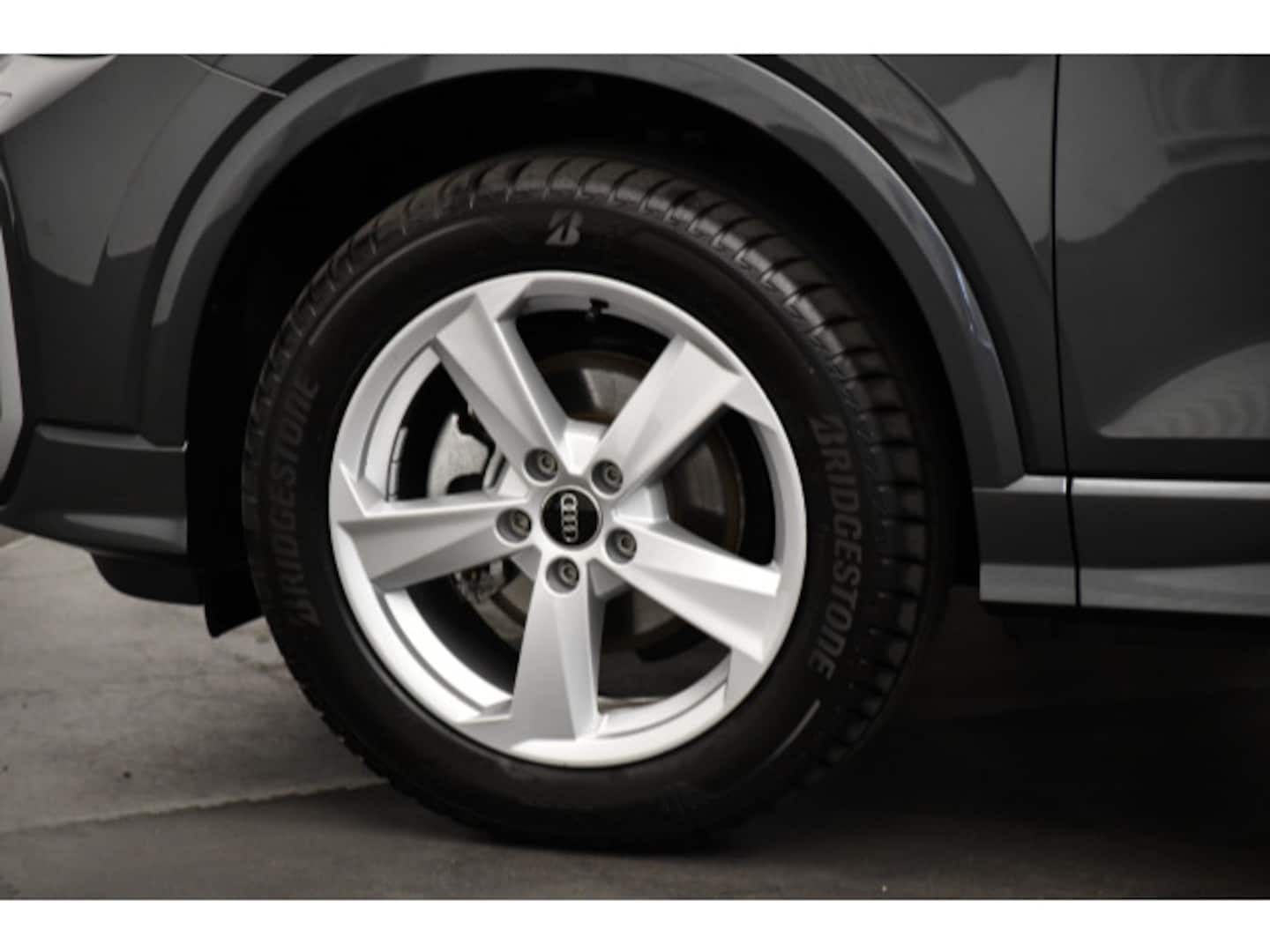 Bild über Audi Q2 S line 35 TFSI S tronic - für weitere Informationen kontaktieren Sie den Audi Partner