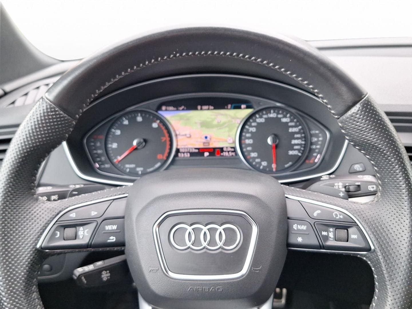 Bild über Audi Q5 Sport 2.0 TFSI quattro 185 kW (252 PS) S tronic - for more details contact your dealer