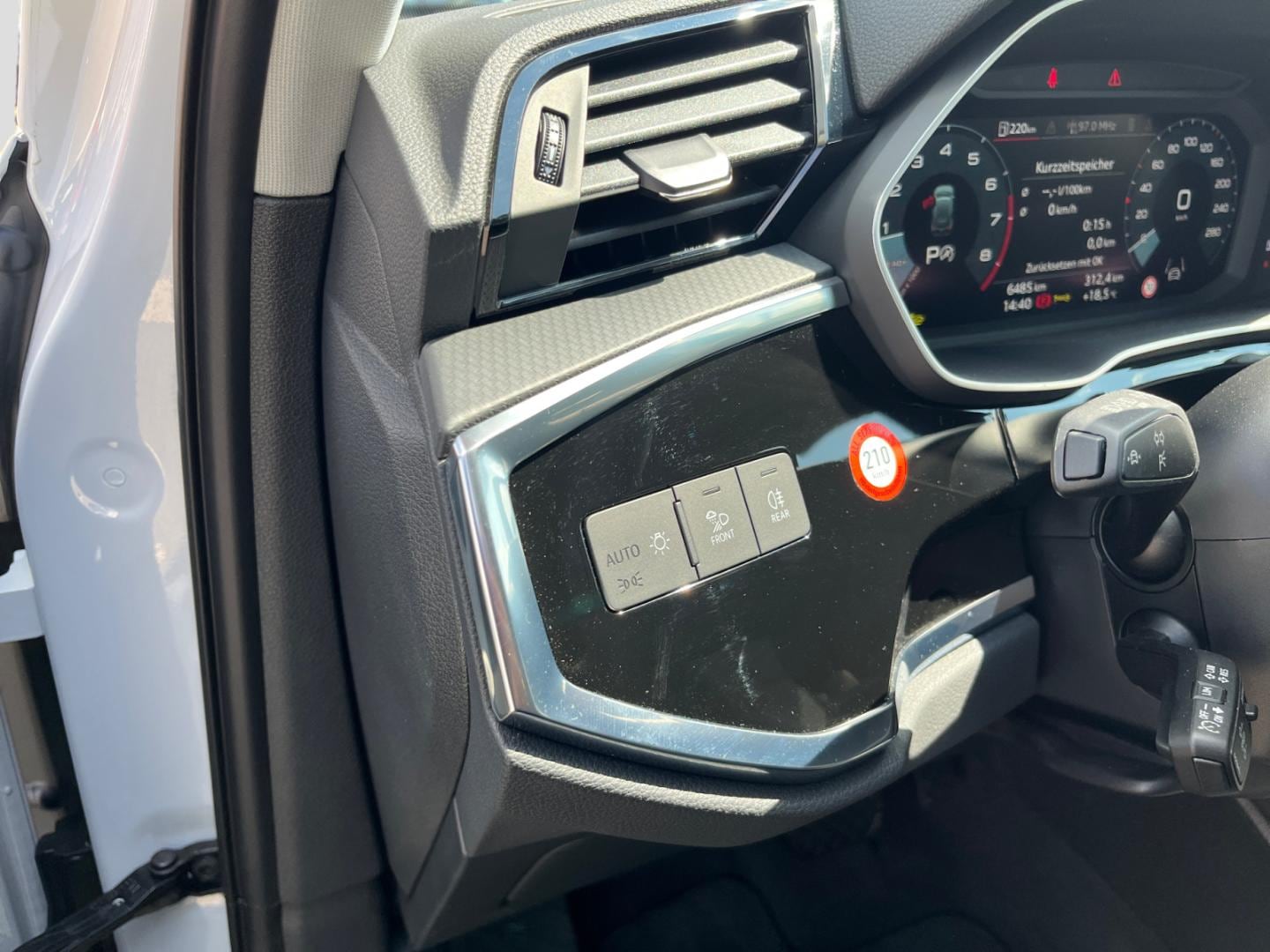 Bild über Audi Q3 advanced 35 TFSI S tronic - für weitere Informationen kontaktieren Sie den Audi Partner
