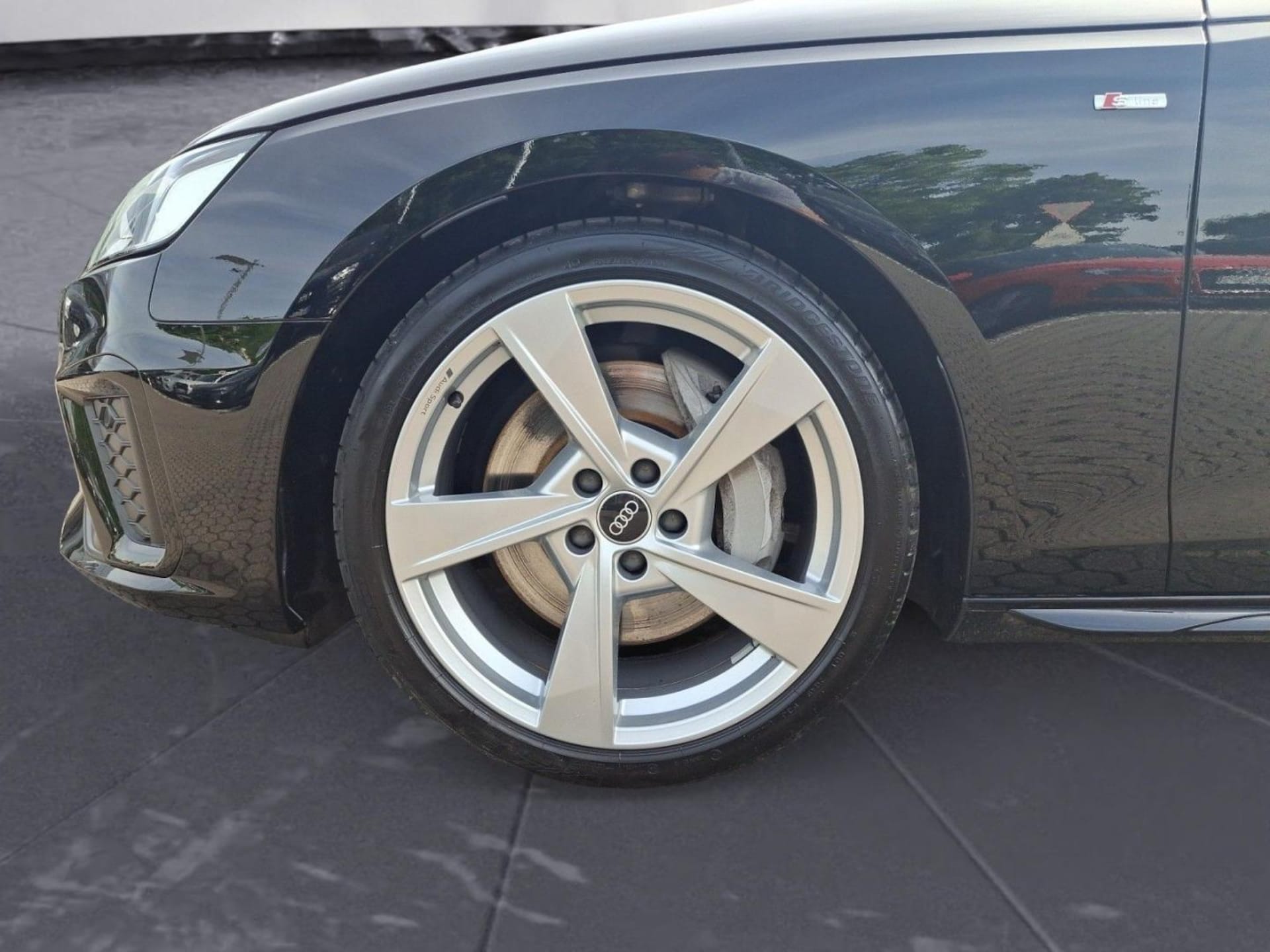 Audi A4 Avant S line