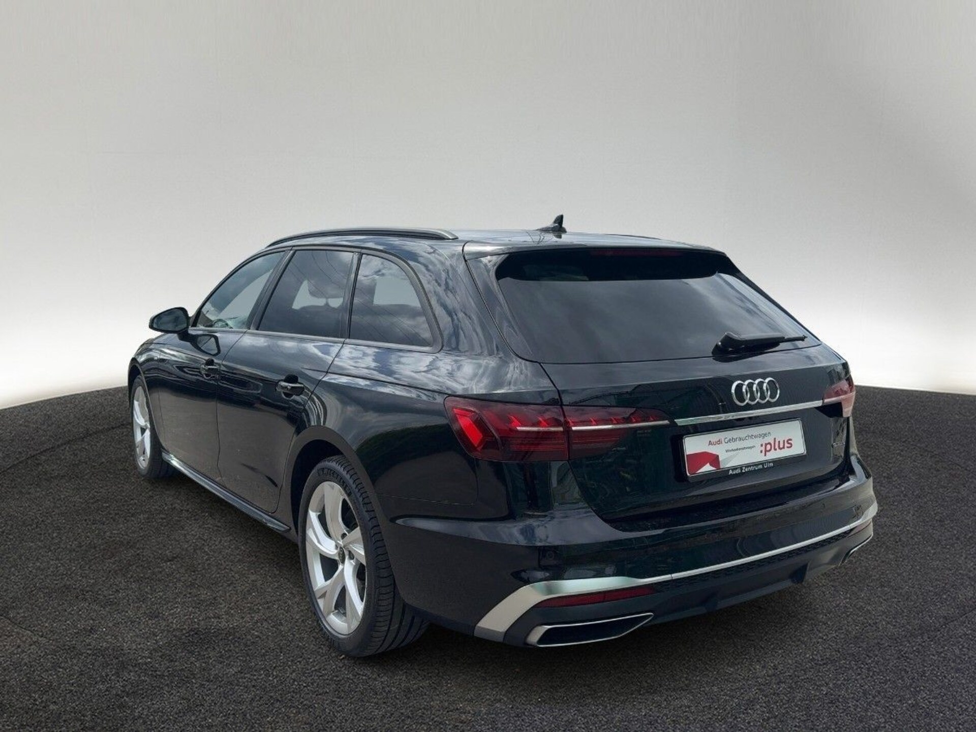 Audi A4 Avant S line
