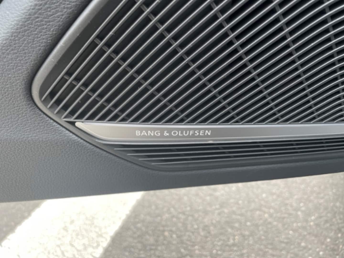 Bild über Audi RS 4 Avant TFSI quattro tiptronic - für weitere Informationen kontaktieren Sie den Audi Partner