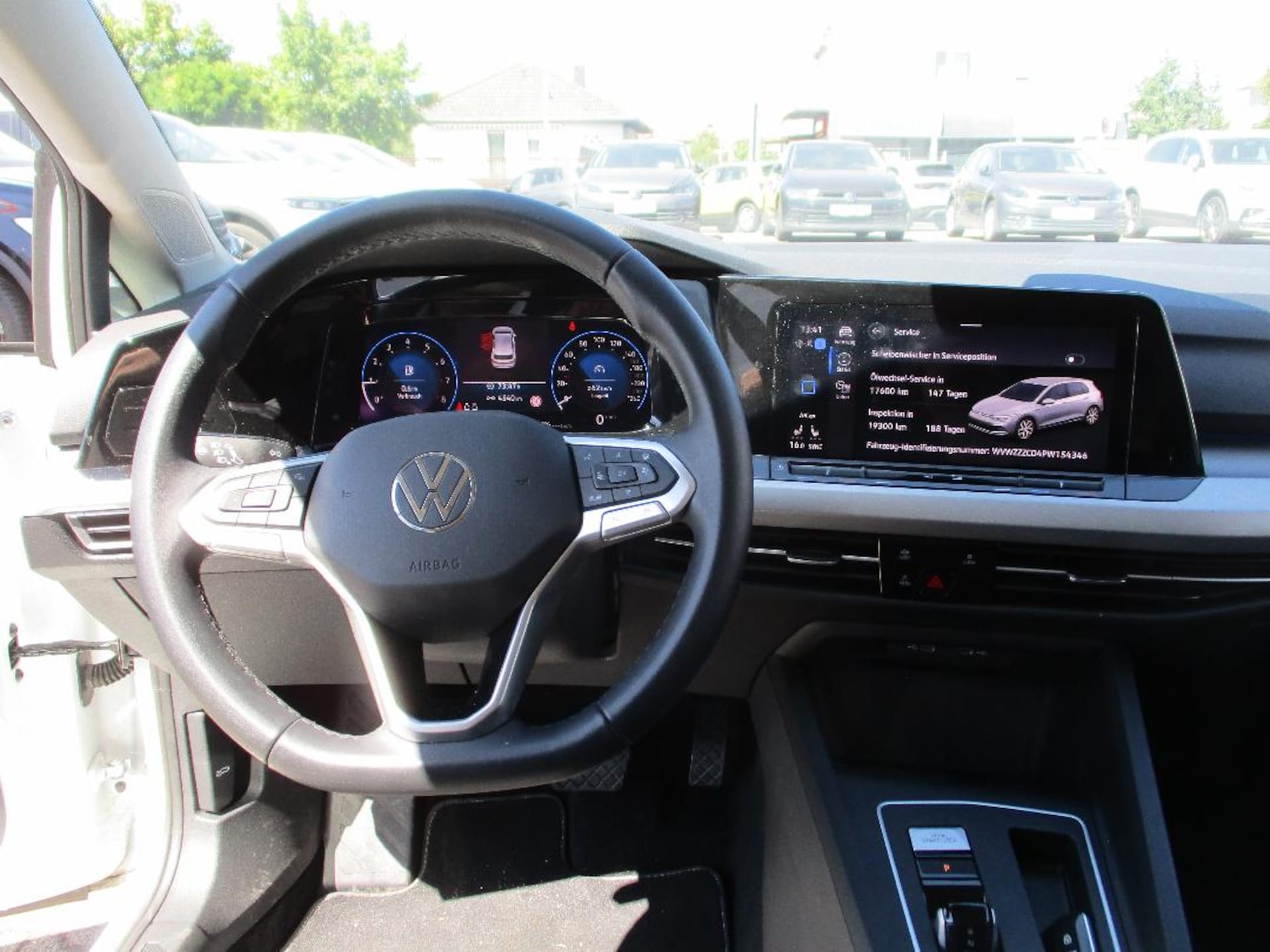 Volkswagen Golf Life