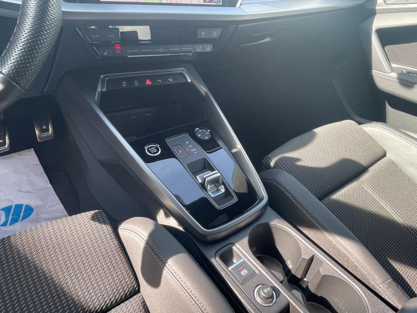 Bild über Audi A3 Sportback S line 30 TFSI S tronic - für weitere Informationen kontaktieren Sie den Audi Partner