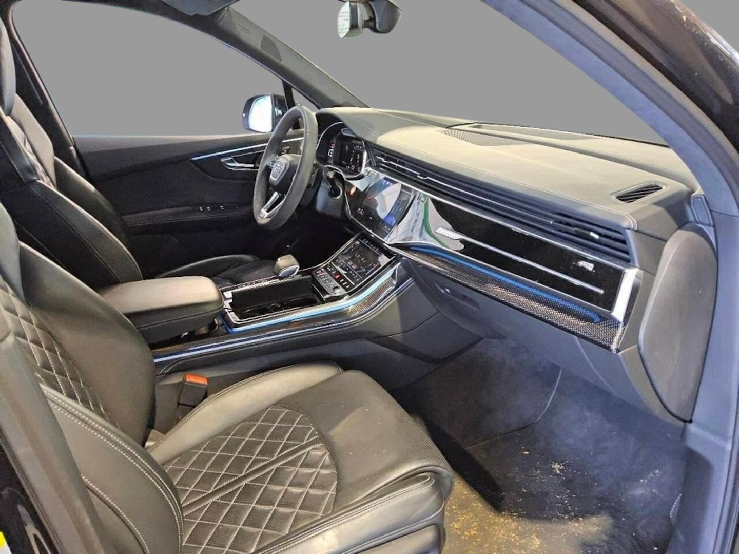 Bild über Audi SQ7 competition plus TFSI quattro tiptronic - für weitere Informationen kontaktieren Sie den Audi Partner
