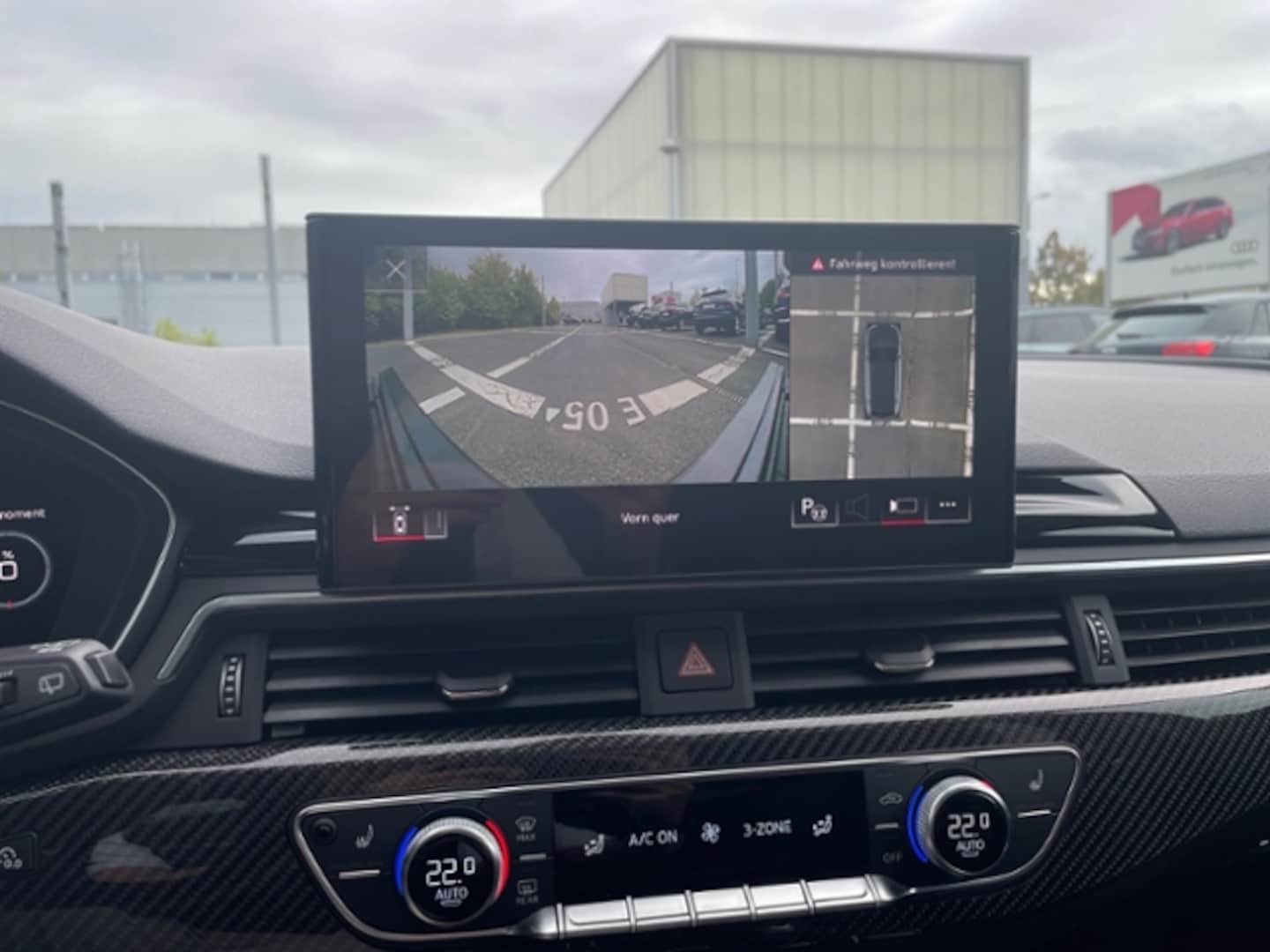 Bild über Audi RS 4 Avant TFSI quattro tiptronic - für weitere Informationen kontaktieren Sie den Audi Partner