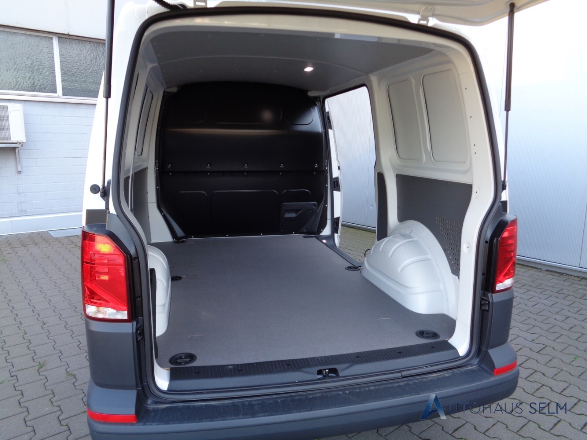 Volkswagen T6.1 Transporter Kasten kurzer Radstand
