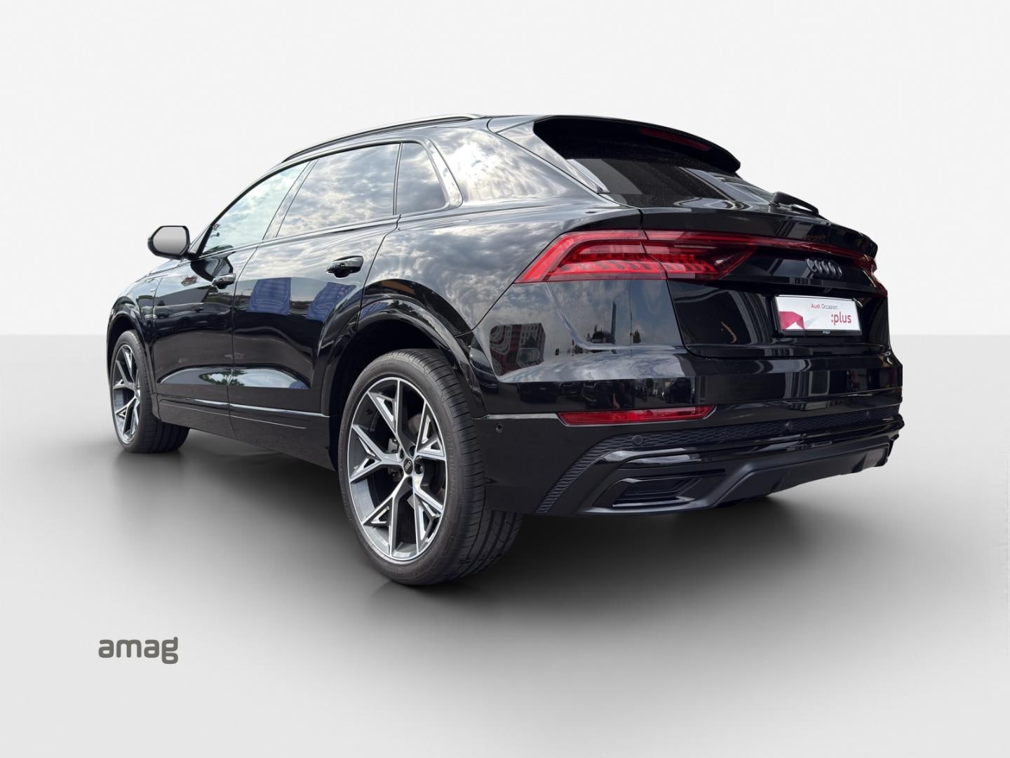 Image de Audi Q8 Black Edition 45 TDI quattro 170 kW (231 ch) tiptronic - for more details contact your dealer