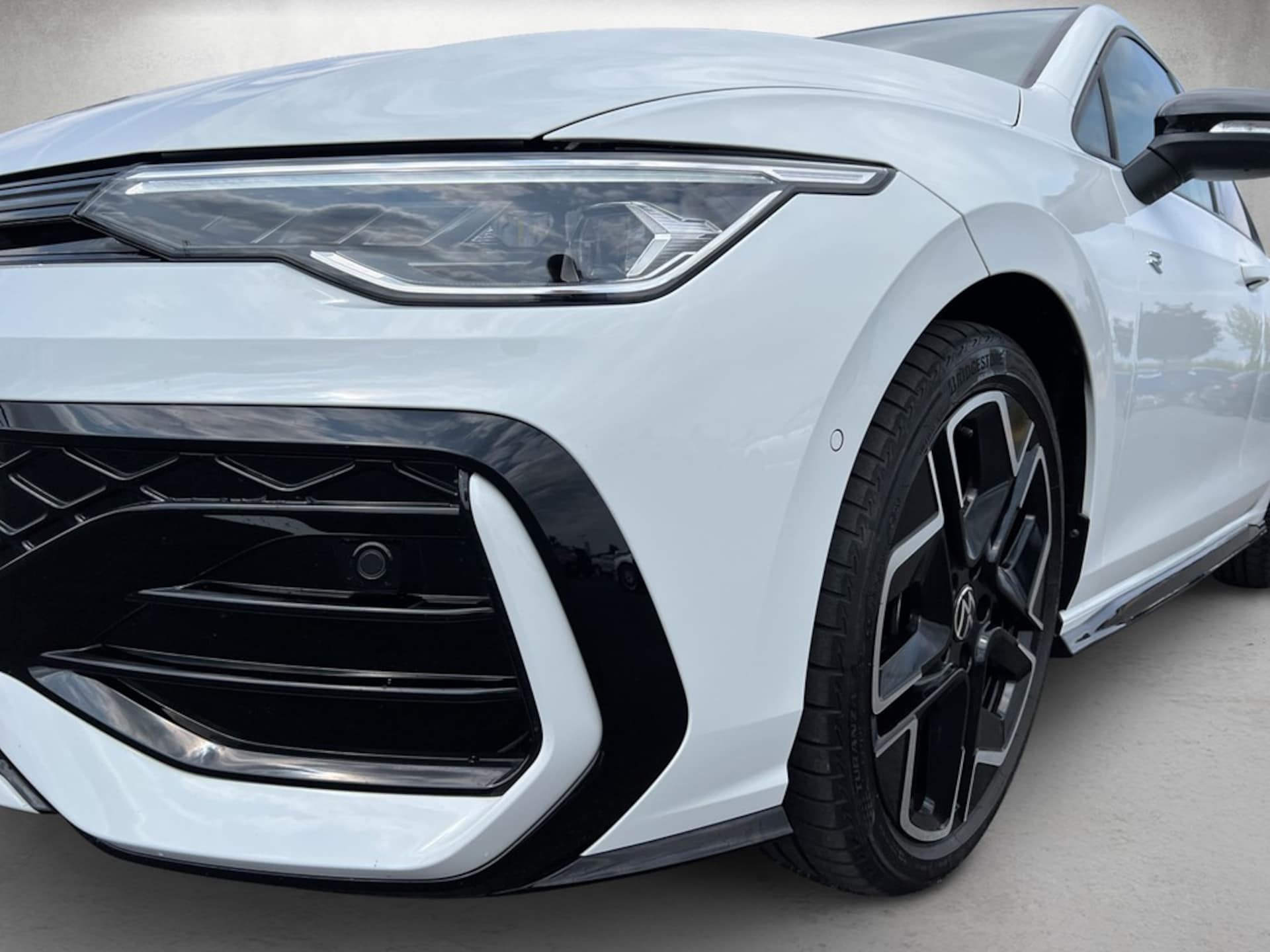 Volkswagen Golf R-Line