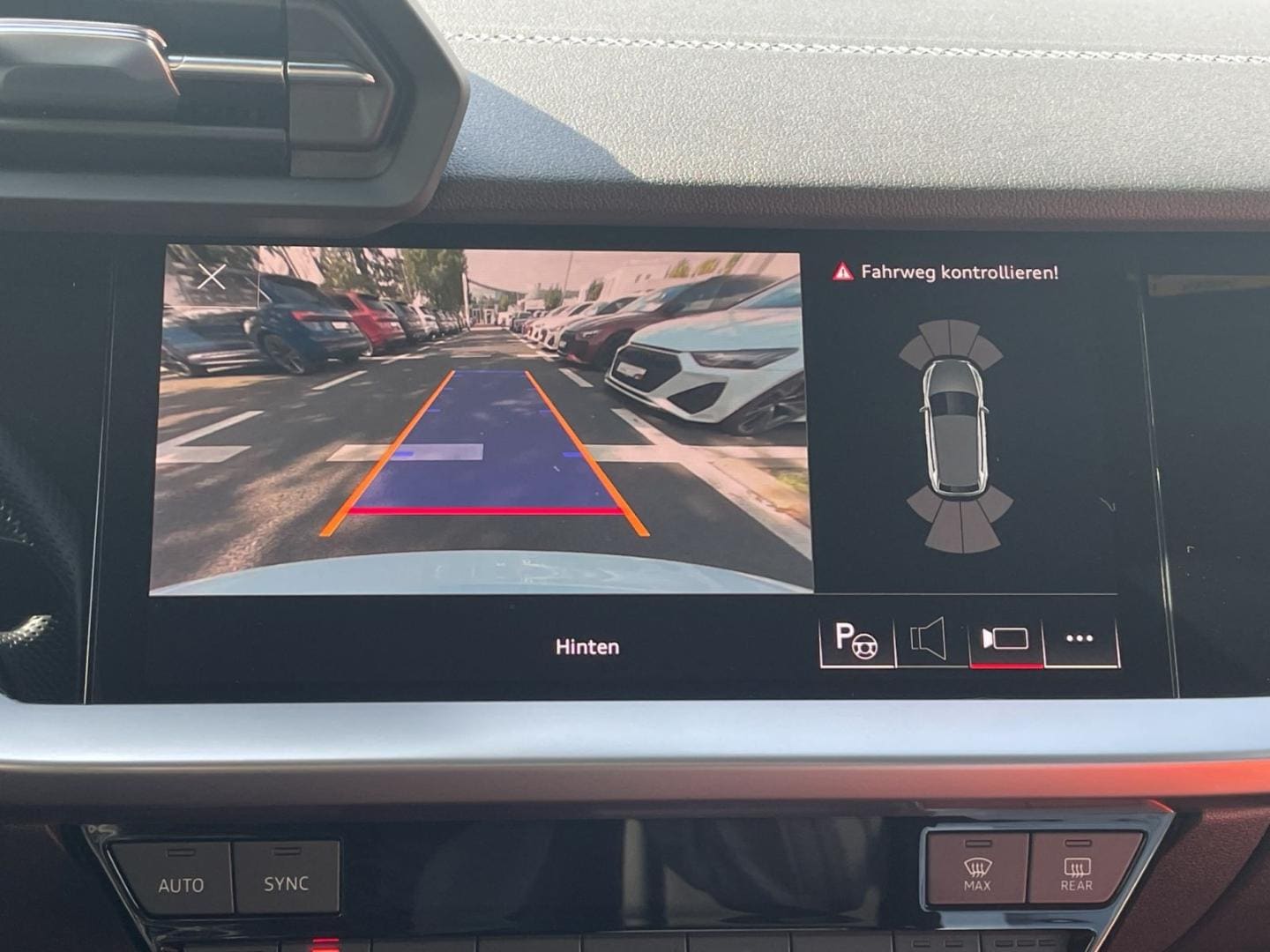 Bild über Audi A3 Sportback S line 30 TFSI S tronic - für weitere Informationen kontaktieren Sie den Audi Partner
